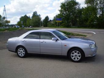 2000 Nissan Gloria Pictures