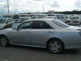 2000 Nissan Gloria Photos