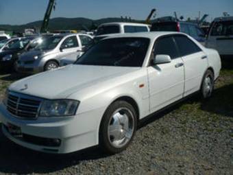 2000 Nissan Gloria Pictures