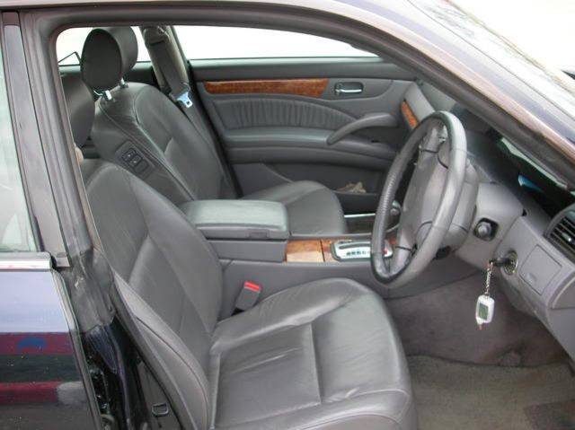 2001 Nissan Gloria