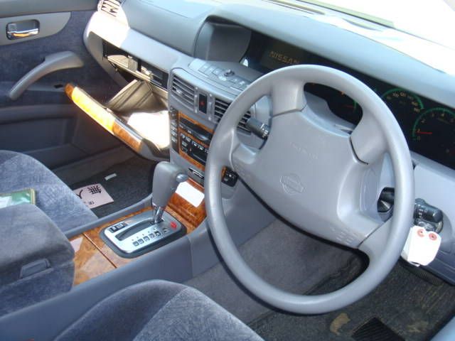 2001 Nissan Gloria