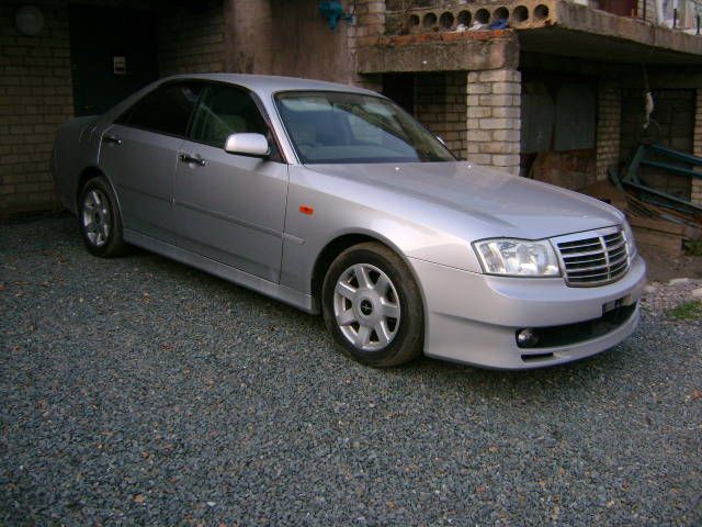 2001 Nissan Gloria