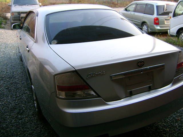 2001 Nissan Gloria