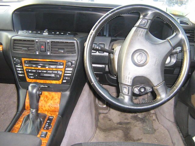 2001 Nissan Gloria