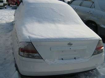 2001 Nissan Gloria Pictures