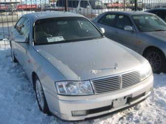 2001 Nissan Gloria Photos