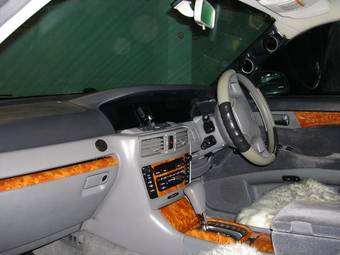 2001 Nissan Gloria Pictures