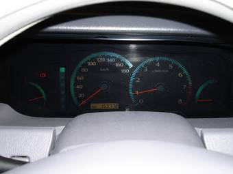 2001 Nissan Gloria Pictures
