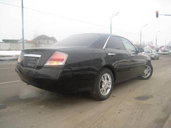 2001 Nissan Gloria Pictures