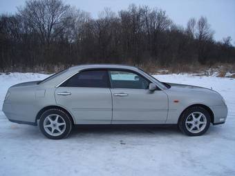 2001 Nissan Gloria Pictures