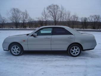 2001 Nissan Gloria Photos
