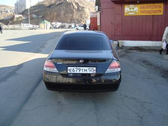 2001 Nissan Gloria Photos