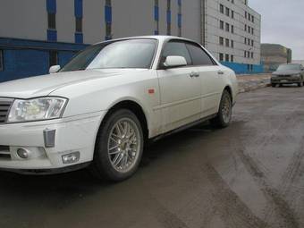 2001 Nissan Gloria Pictures