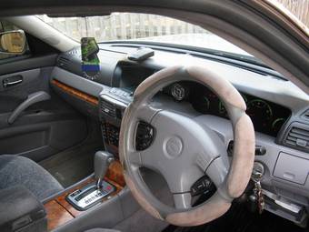 2001 Nissan Gloria Pictures