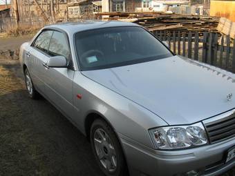 2001 Nissan Gloria Pictures