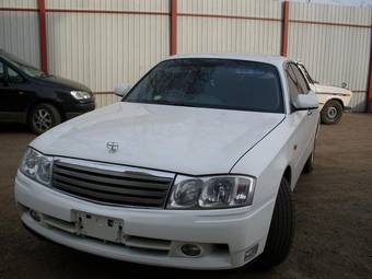 2001 Nissan Gloria Photos