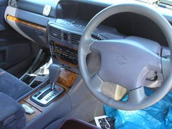 2001 Nissan Gloria Photos