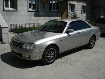 2001 Nissan Gloria Pictures