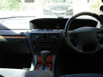 2001 Nissan Gloria Photos