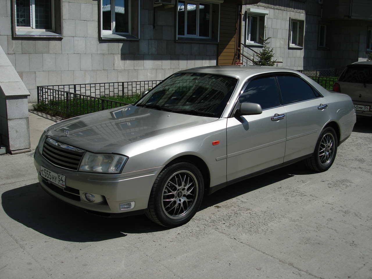 Nissan gloria 2001