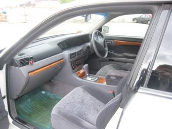 2001 Nissan Gloria Pics