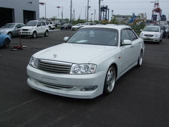 2001 Nissan Gloria Pictures