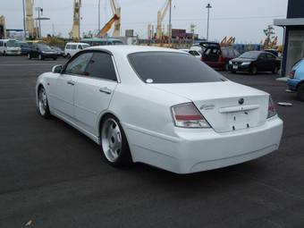 2001 Nissan Gloria Photos