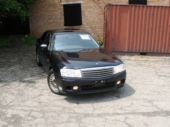 2001 Nissan Gloria Images