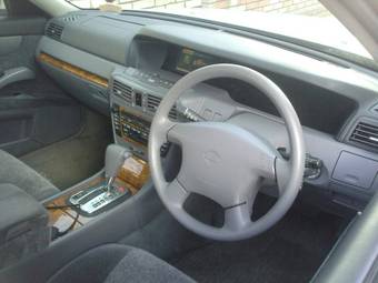 2001 Nissan Gloria Photos