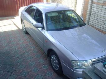 2001 Nissan Gloria Pictures