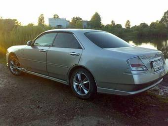 2001 Nissan Gloria Pictures