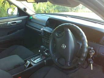 2001 Nissan Gloria Photos