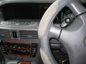 2001 Nissan Gloria Photos