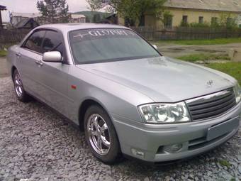 2001 Nissan Gloria Photos