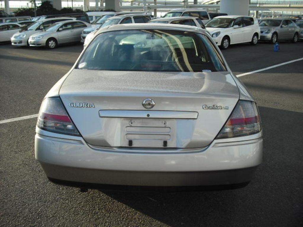 2002 Nissan Gloria