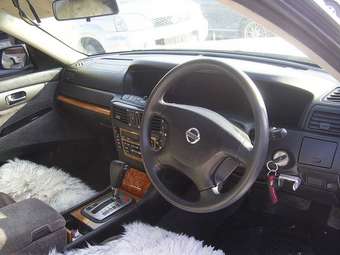 2002 Nissan Gloria Photos