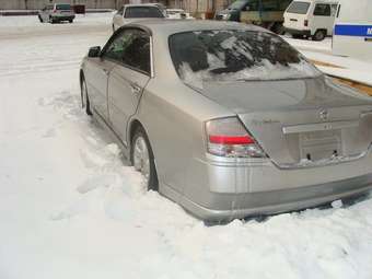 2002 Nissan Gloria Photos