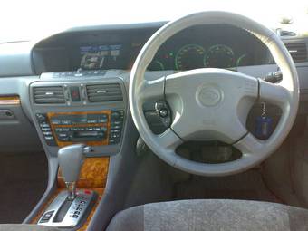 2002 Nissan Gloria Pictures