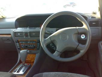 2002 Nissan Gloria Photos