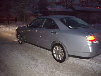 2002 Nissan Gloria Pictures