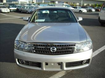 2002 Nissan Gloria Pictures