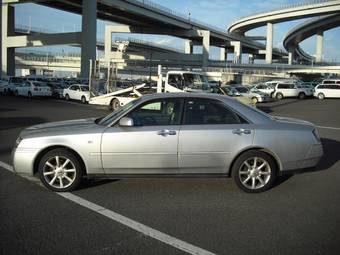 2002 Nissan Gloria Photos