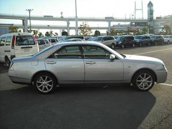 2002 Nissan Gloria Pictures