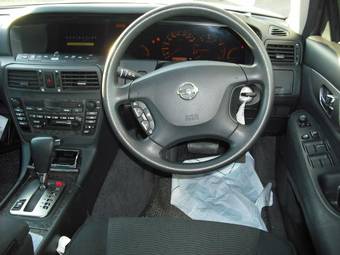 2002 Nissan Gloria Photos