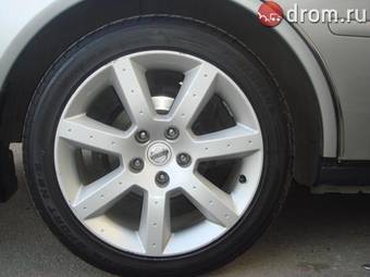 2002 Nissan Gloria Photos