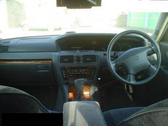 2002 Nissan Gloria Pictures