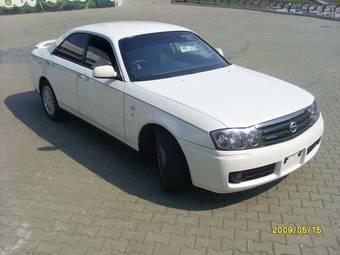 2002 Nissan Gloria Photos