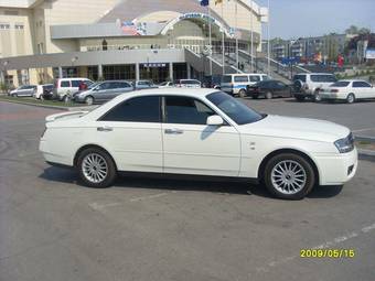 2002 Nissan Gloria Pictures