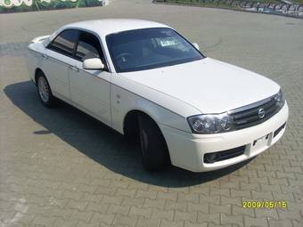 2002 Nissan Gloria Pics