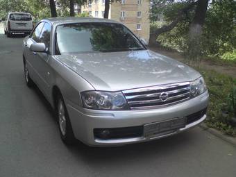 2002 Nissan Gloria Photos